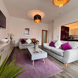  Apartment Franks 2 - Outdoor Balconies - Sleeps 8